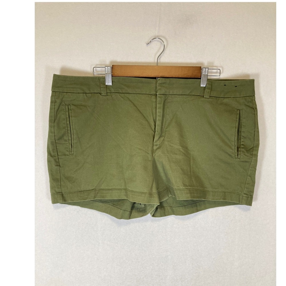 Safari Chic a.n.a Women 18 Olive Green Twill Stretch Mid Rise Chino Shorts